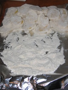 potatoe_importance03 Floured potato slices