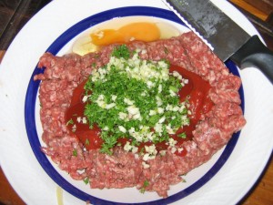 meatroll_02 Mince and mixing thingies.