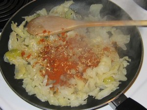 cocido06 Frying the cabbage.